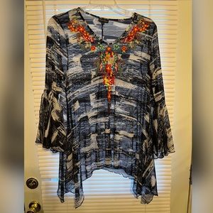 DOR DOR COUTURE Lovely Black and White Overlay Top with Floral Embroidery